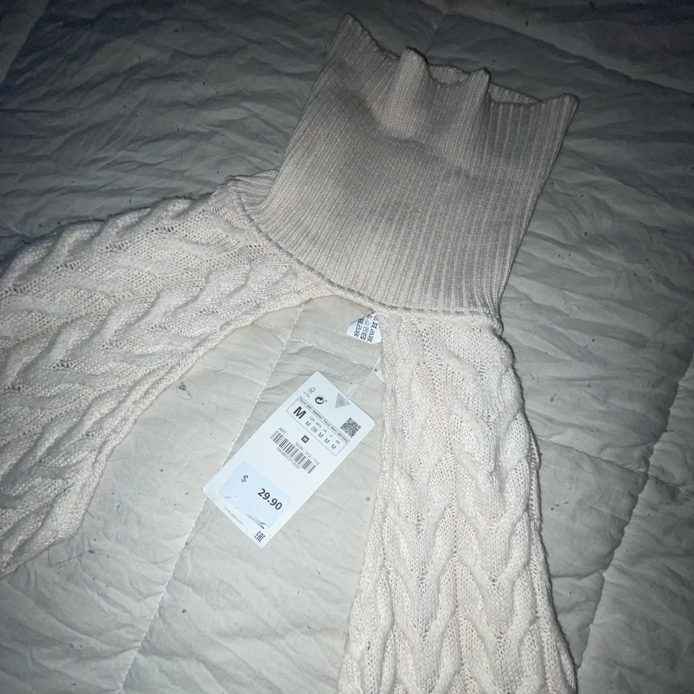 Zara Turtle Neck Sweater Topper ❣️